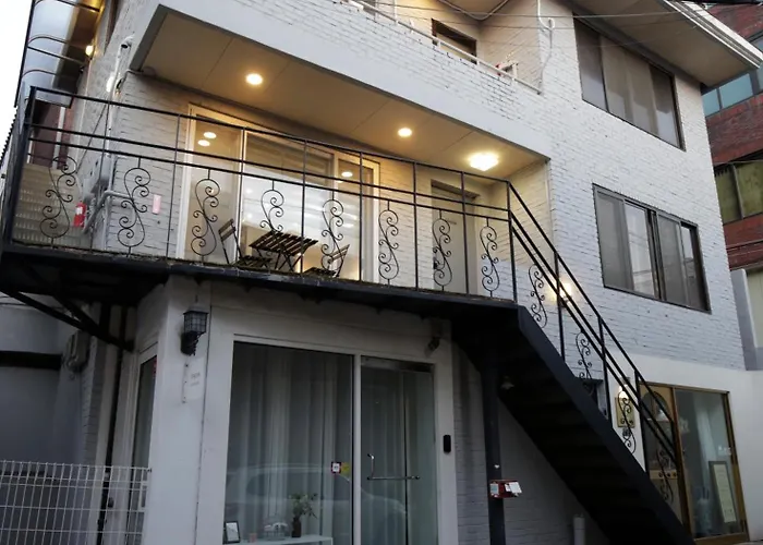 House Rooftop 4br And 3bath Bbq