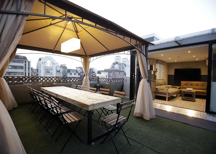 House Rooftop 4br And 3bath Bbq *